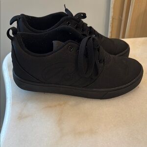 Heelys Black Low-Top Sneakers with Cushioned Sole